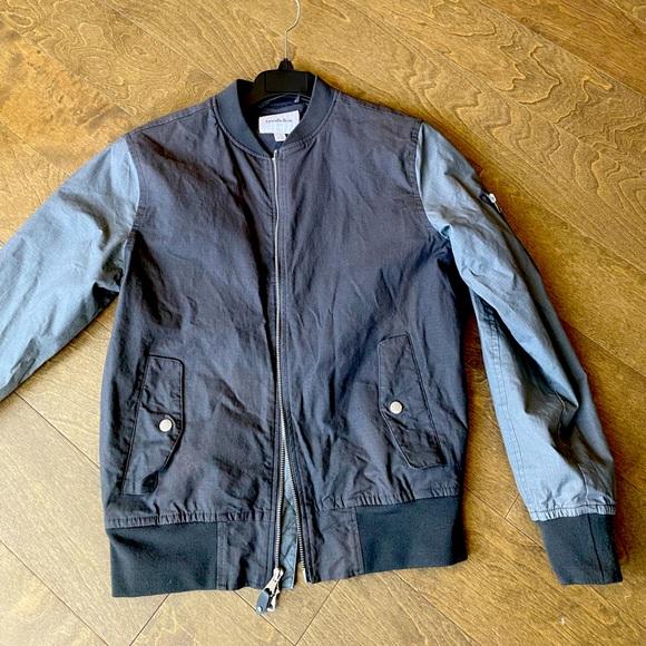 Bomber jacket bicolor dark and light grey. Perfect condition. Almost new. - Picture 2 of 9